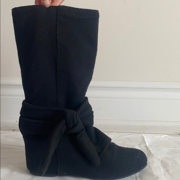 Black boots - Picture 2 of 3